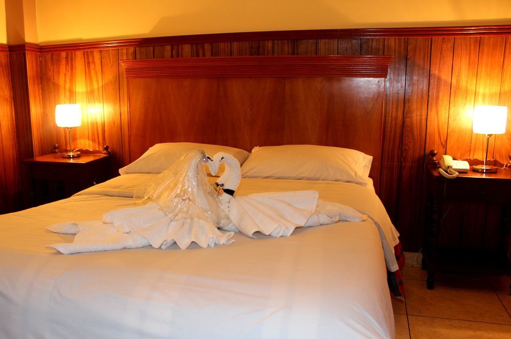 Hotel El Tumi 2 Уарас Екстериор снимка
